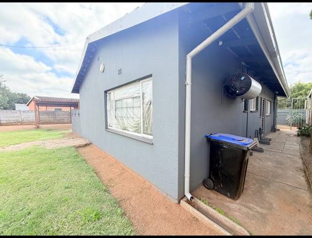 3 BEDROOM HOUSE FOR SALE IN VANDERBIJLPARK CW 4